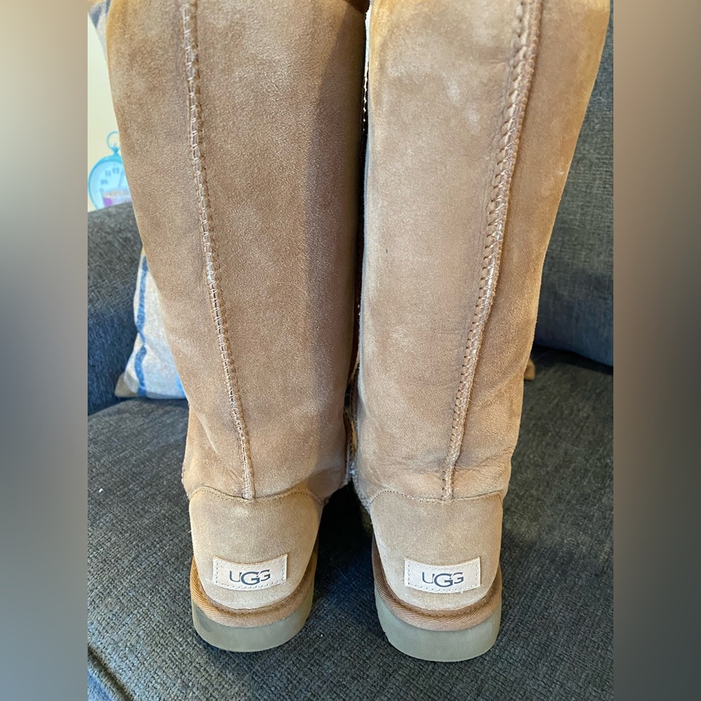 UGGS- Tall Chestnut Size 9